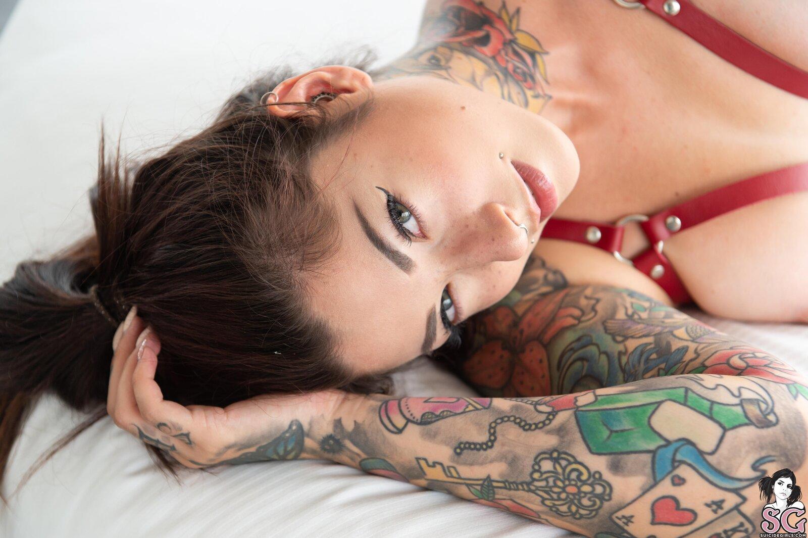 Fuites nues d'Alerose / alerosebunny sur OnlyFans 1