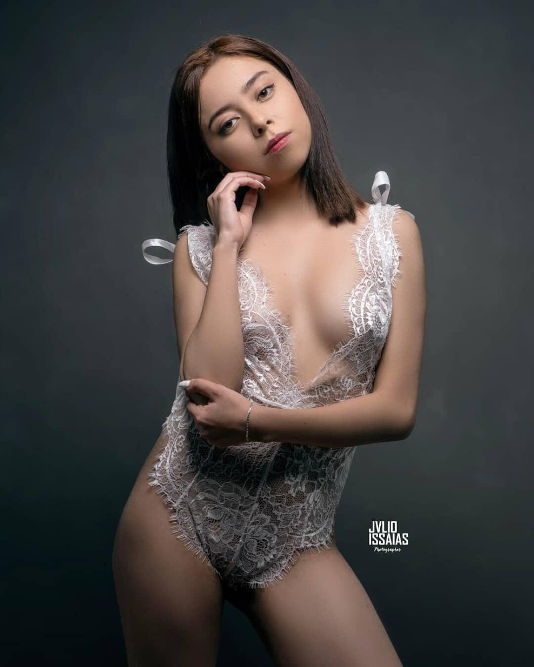 Fuites Nues OnlyFans d'Alma Hernandez / almasalvatorehdz 1