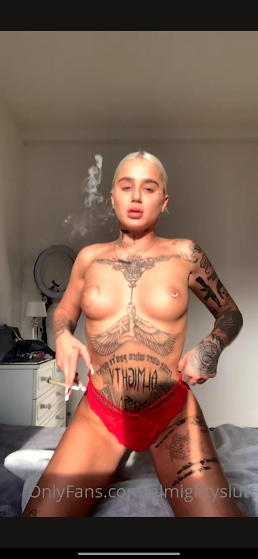 Fuites nues OnlyFans d'Almightyslutt / Amy Almighty 1