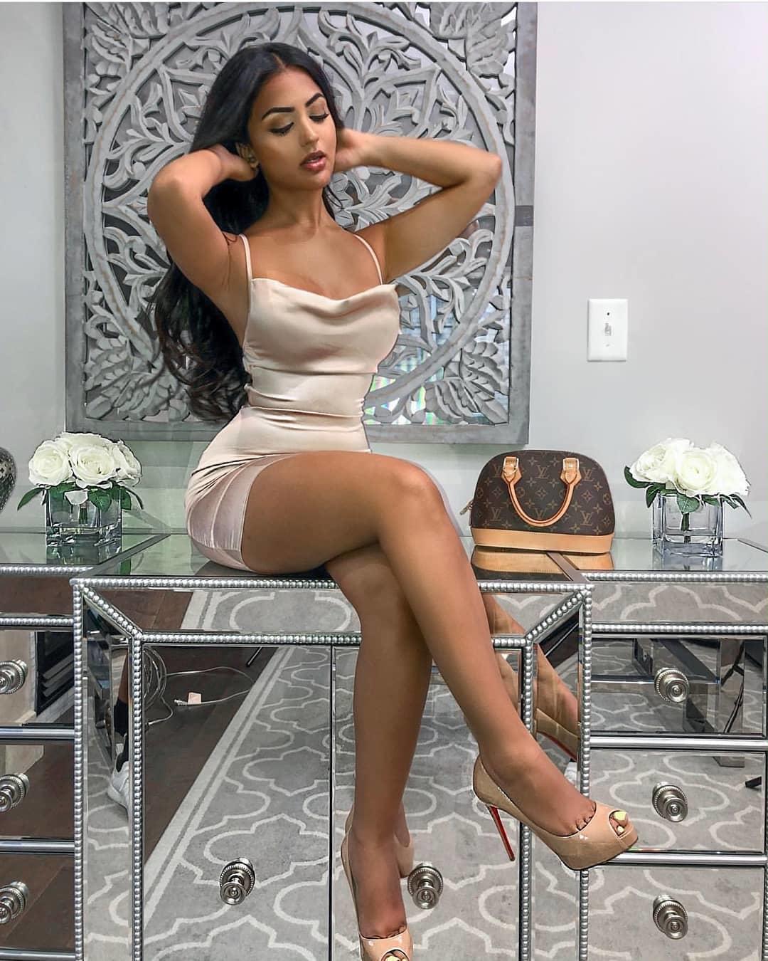 Fuites nues d'Aneeqa Farid / aneeqafarid sur OnlyFans 1