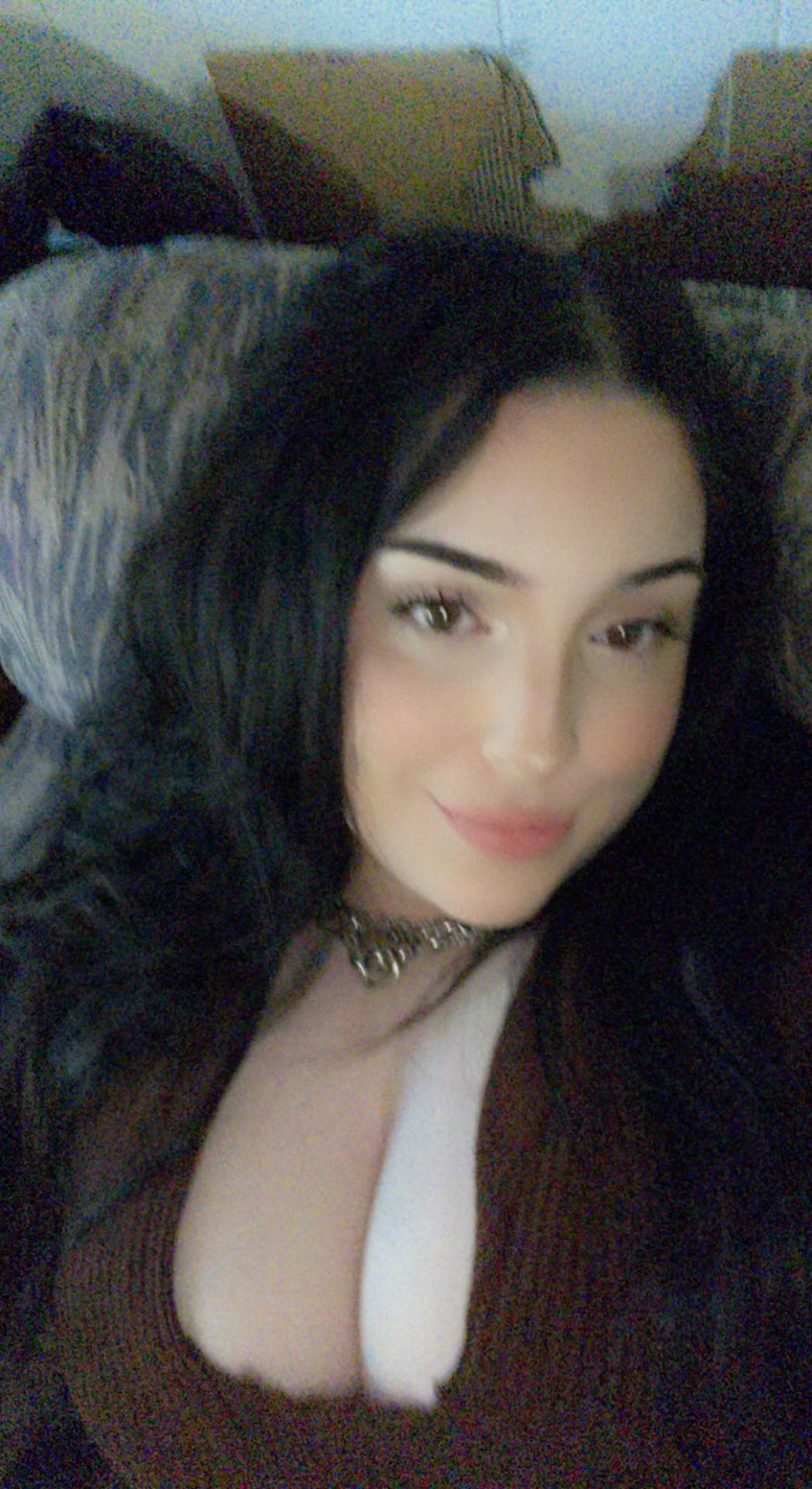 Fuites Nues d'Angelinuhz sur OnlyFans 1