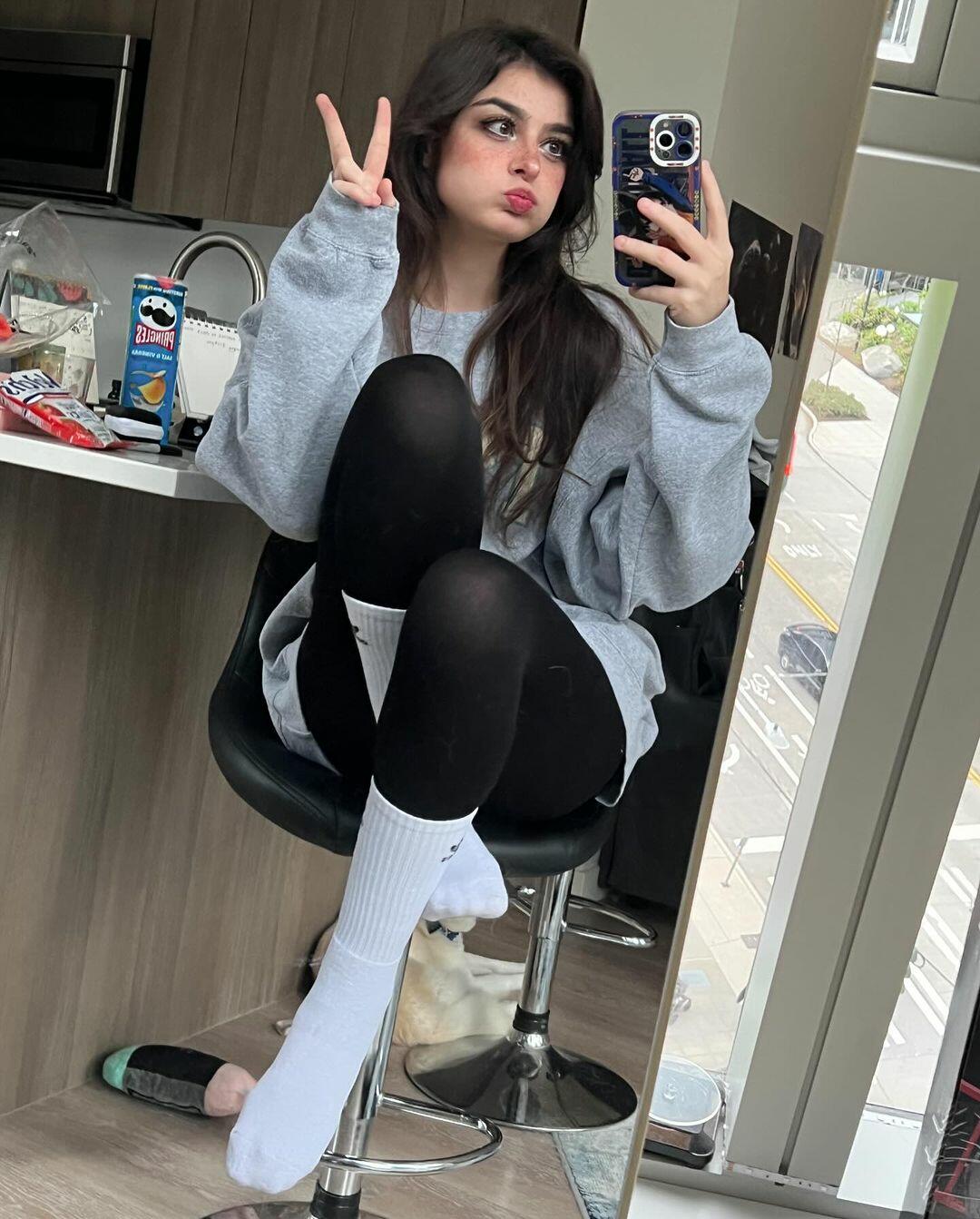 ARUUU / malachitexd Fuites de photos nues OnlyFans 1