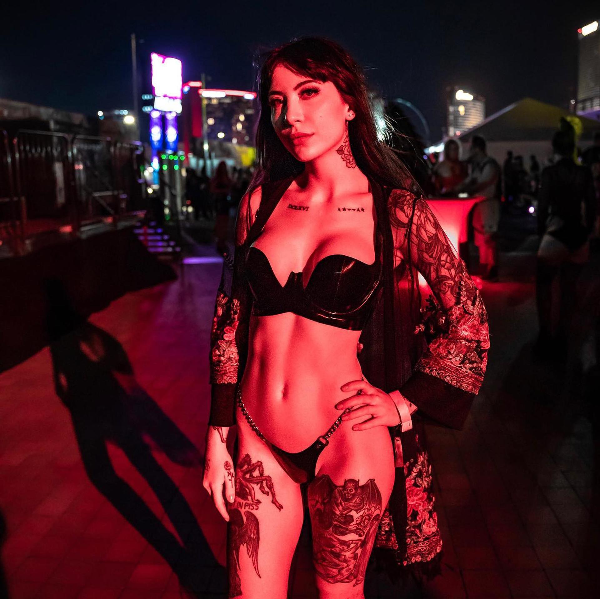 Charlotte Sartre / gothcharlotte Fuites Nues OnlyFans 1