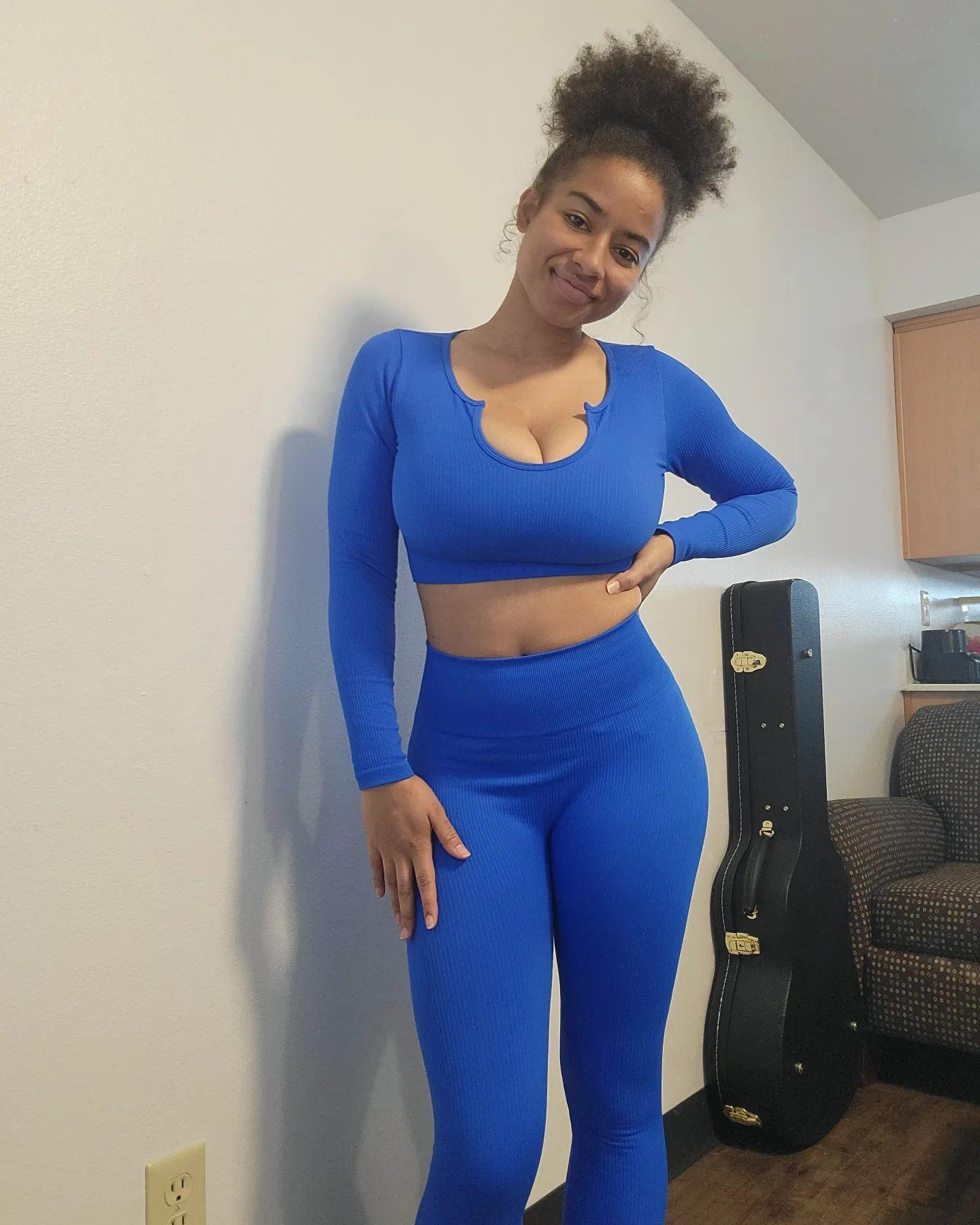 Fuites Nues OnlyFans de Dina / coco_ppop01 / cocopeepshow 1