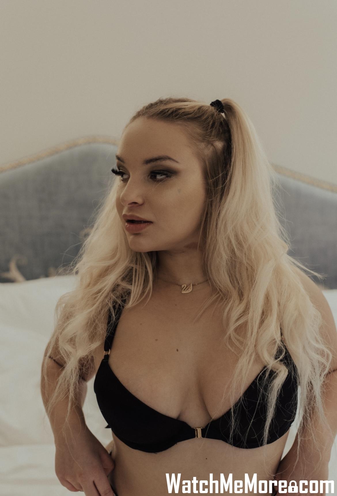 Fuites Nude MiaNestiBaka OnlyFans 1