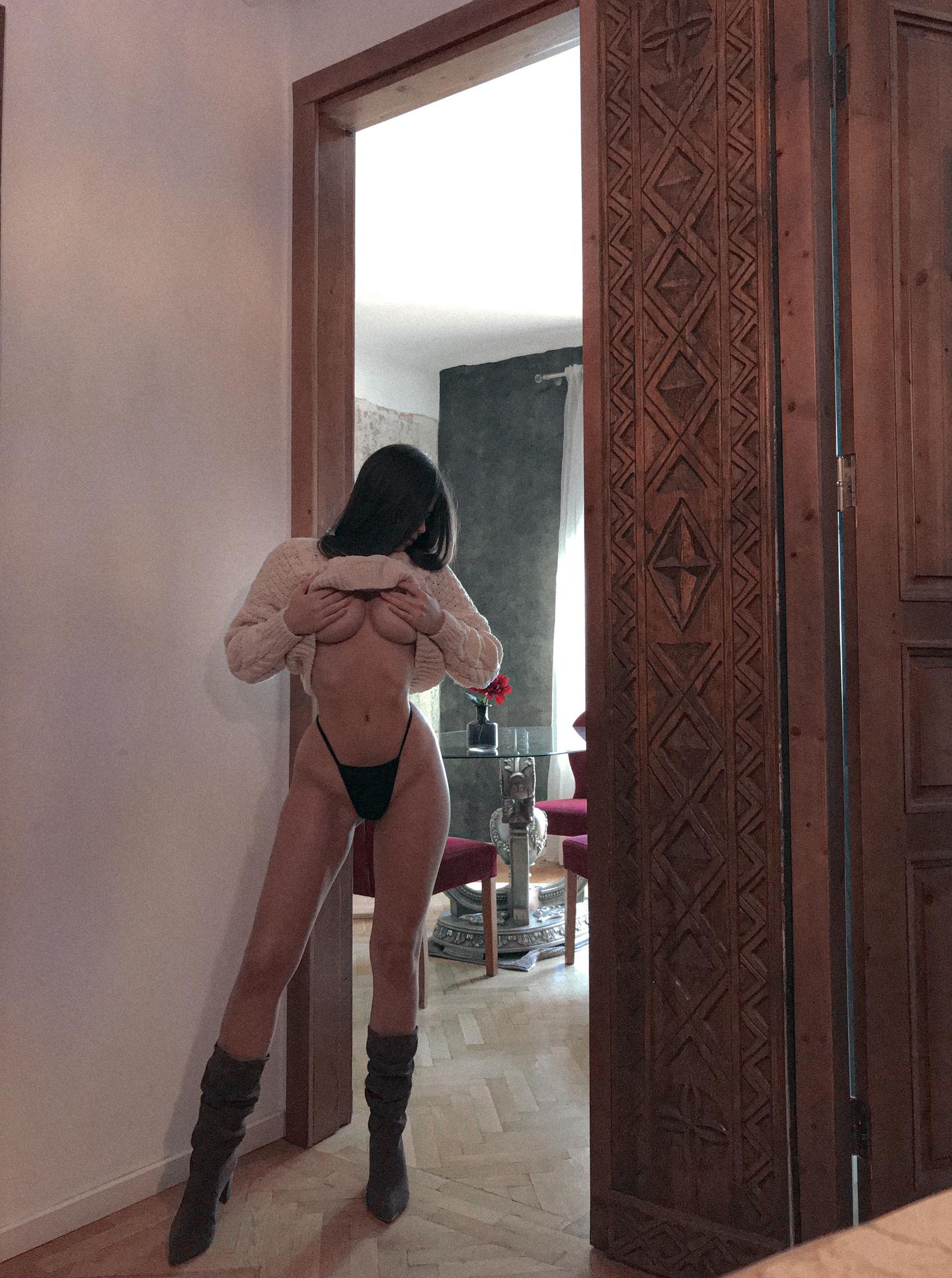 Mihaela Raducu / utilisateur Fuites Patreon Nues 1
