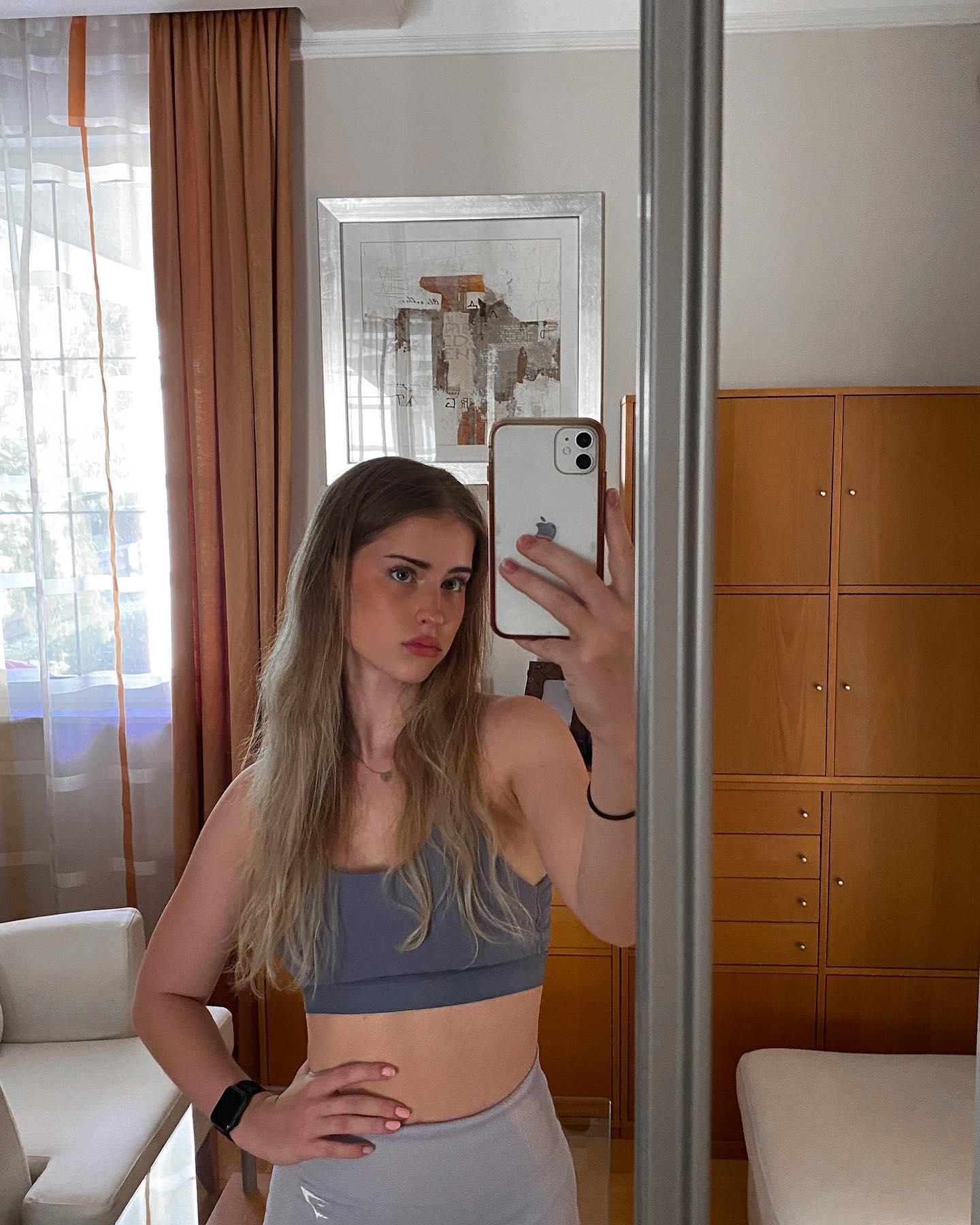 mira.004 / model_mira Fuites Nude OnlyFans 1