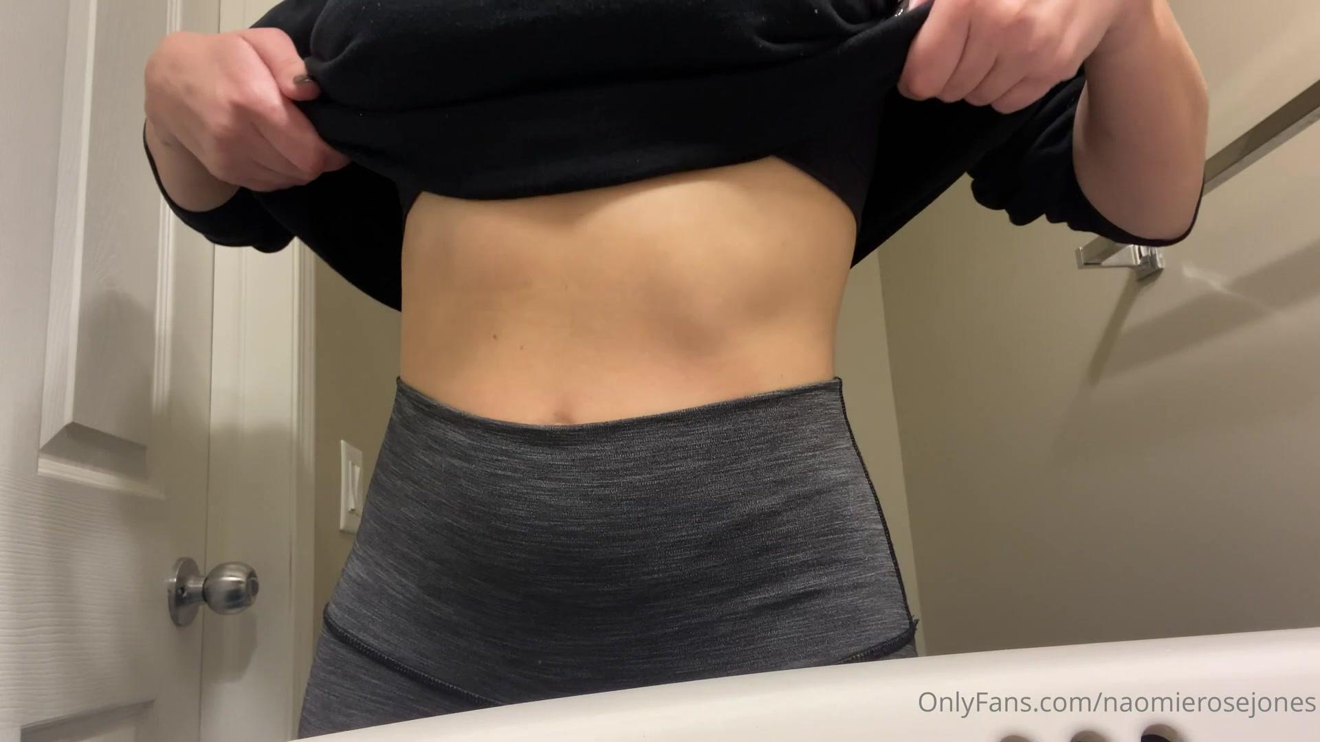 Fuites nues de naomierosejones sur OnlyFans 1