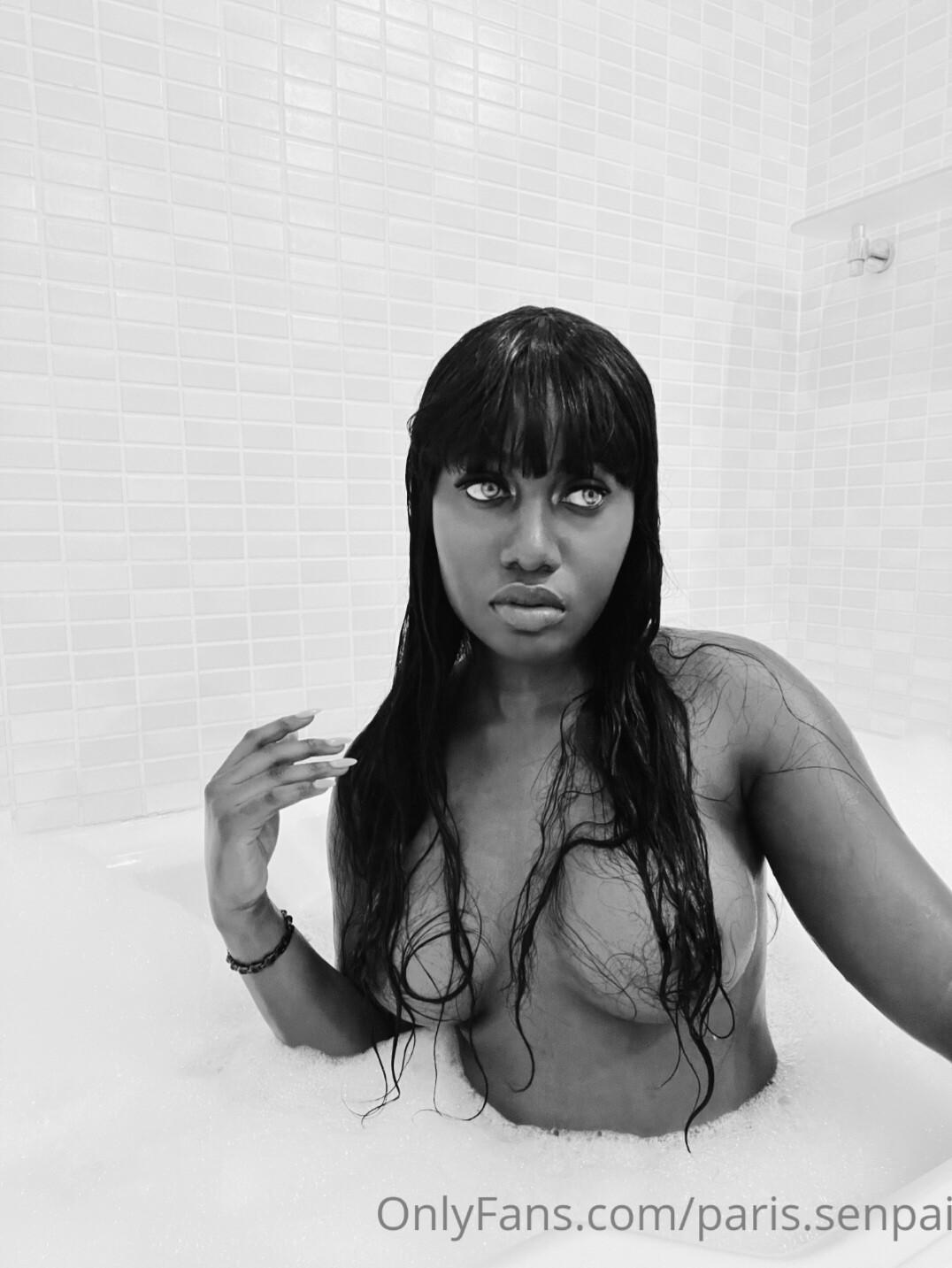 Fuites Nues OnlyFans de Paris.Senpai 1