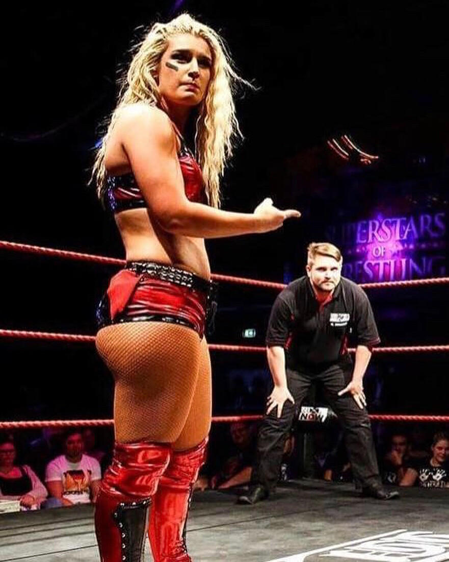 Fuites nues OnlyFans de Toni Storm / realtonistorm 1