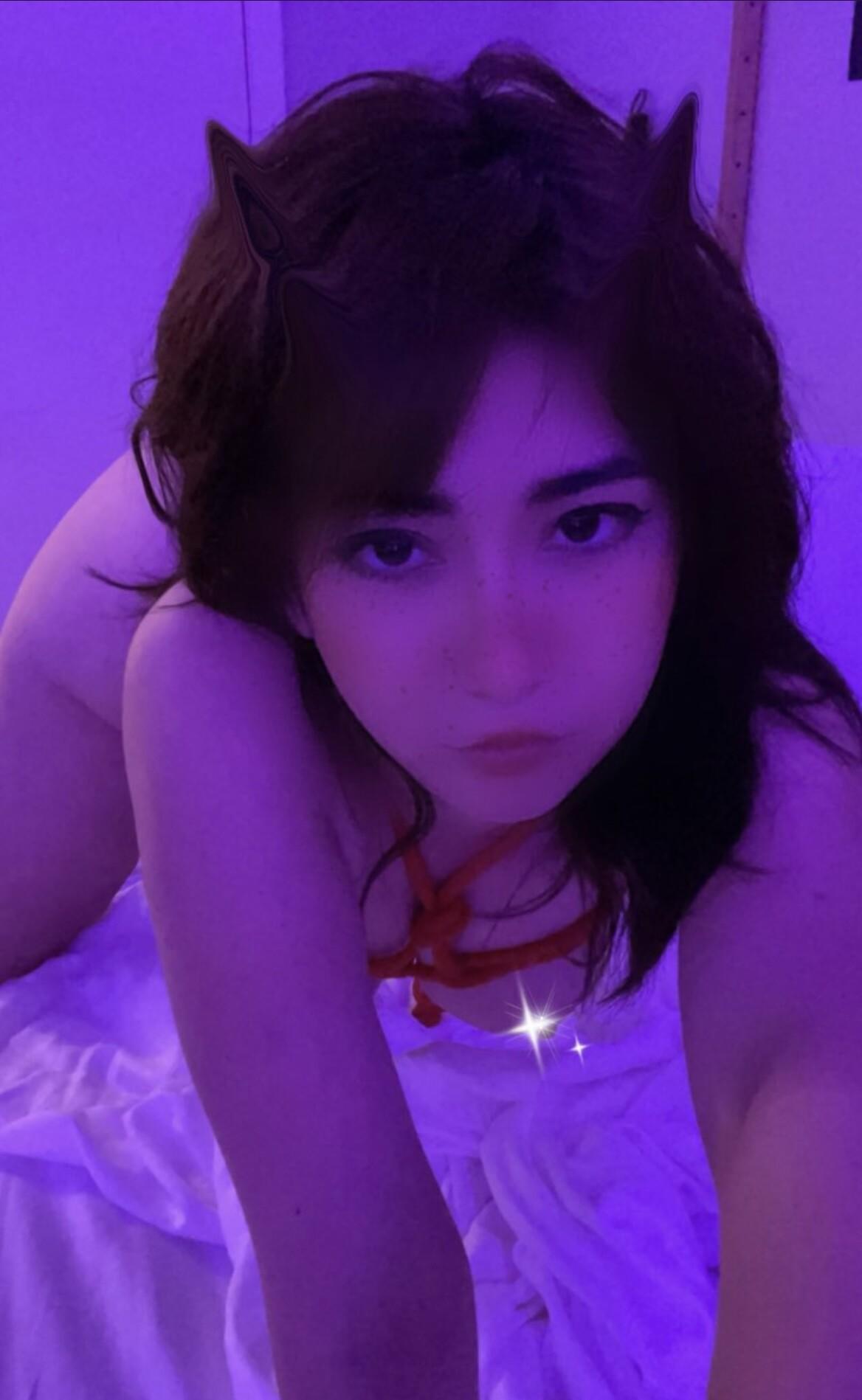 Fuites Nude OnlyFans de PeachringS8 / VictoriaLopez800 / kawaii-samaa 1