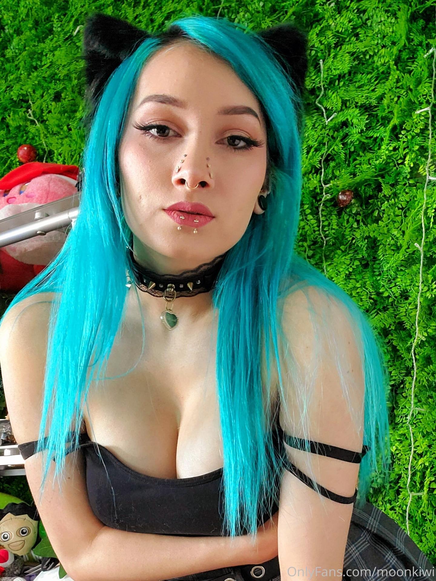 MoonKiwi / xXScreamKiwiXx Nude OnlyFans Leaks 32