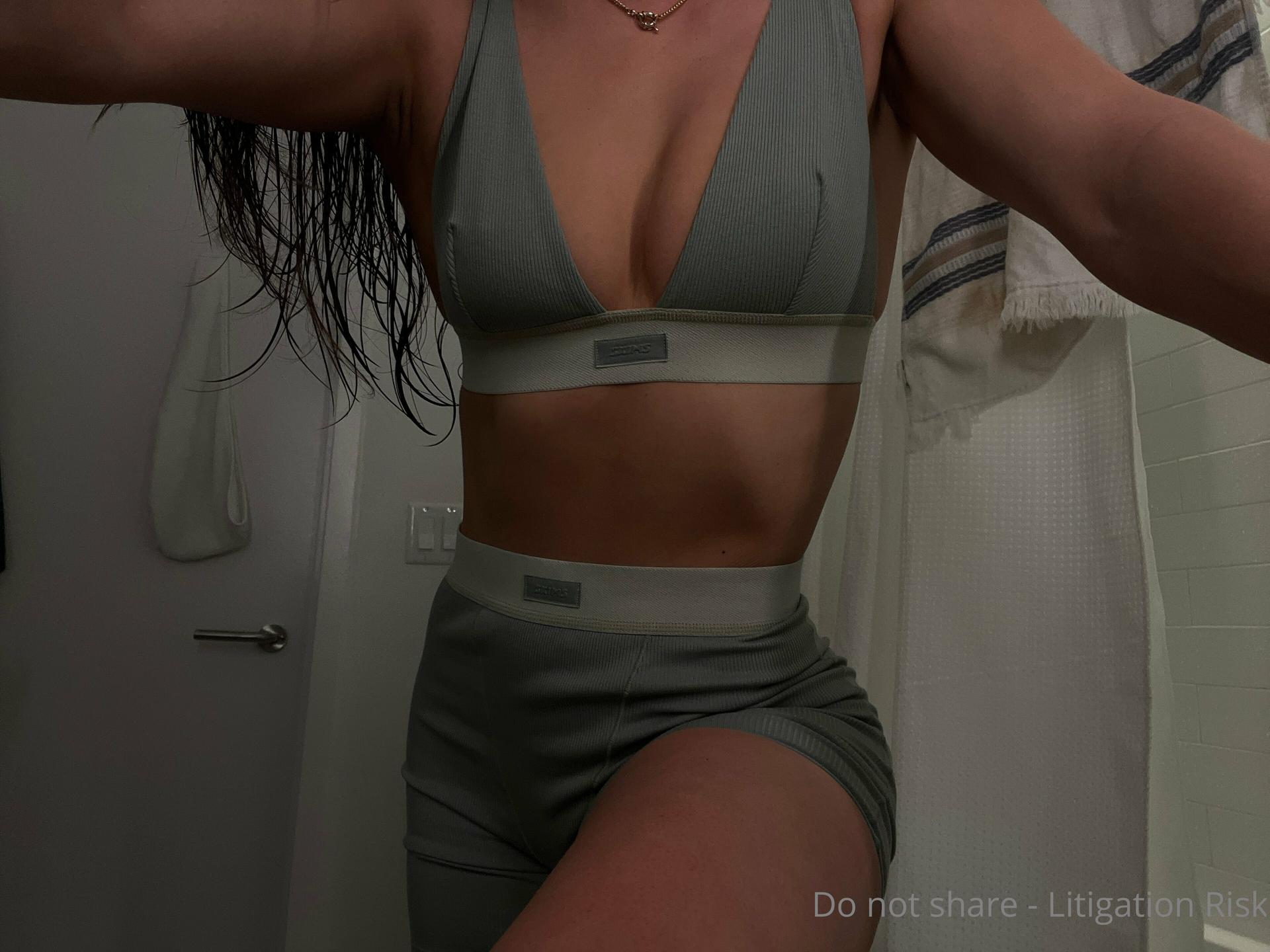 Fuites Nues OnlyFans d'Eurasian1994 / Yana Demeester 1