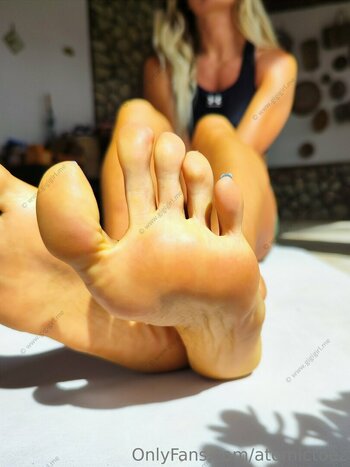 atomictoez / atomictoezz Fuites Nues OnlyFans Photo 18