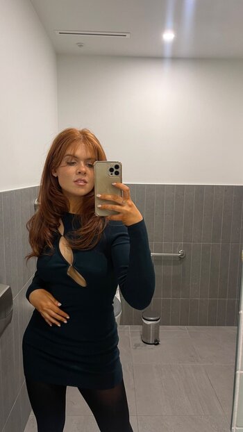 basicBT / basicbratt / basicbt_ Fuites Nues OnlyFans Photo 1