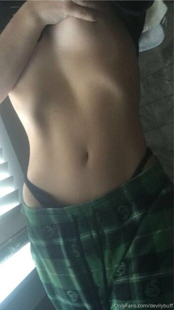 devilybuff Fuites Nues OnlyFans Photo 4