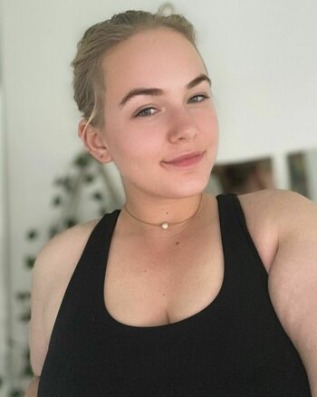 Gee Ruby / babyygeeexx / its_your_gal_rubyyyy Fuites Nues OnlyFans Photo 2