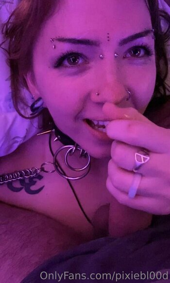 pixiebl00d Fuites Nues Photo 3