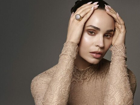 SofiaCarson Fuites Nues Photo 2