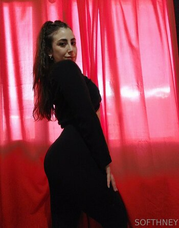 softhney Fuites Nues Photo 15