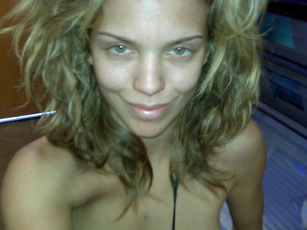 AnnaLynne McCord Nude 04
