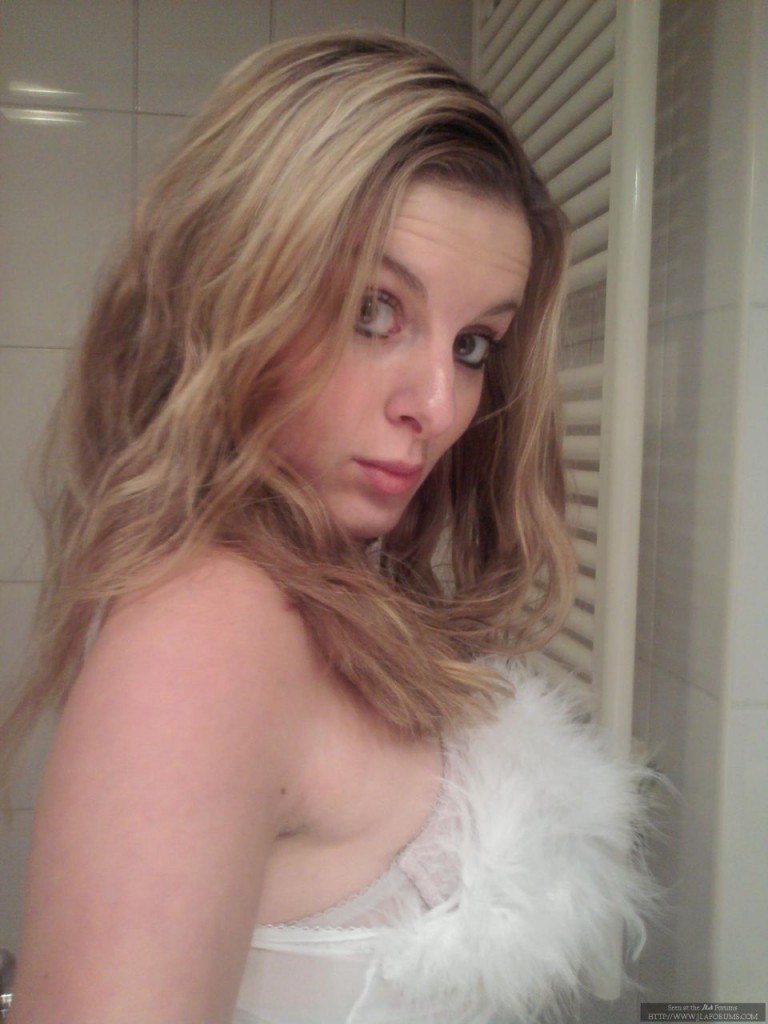 Lisa Kelly Nue 11