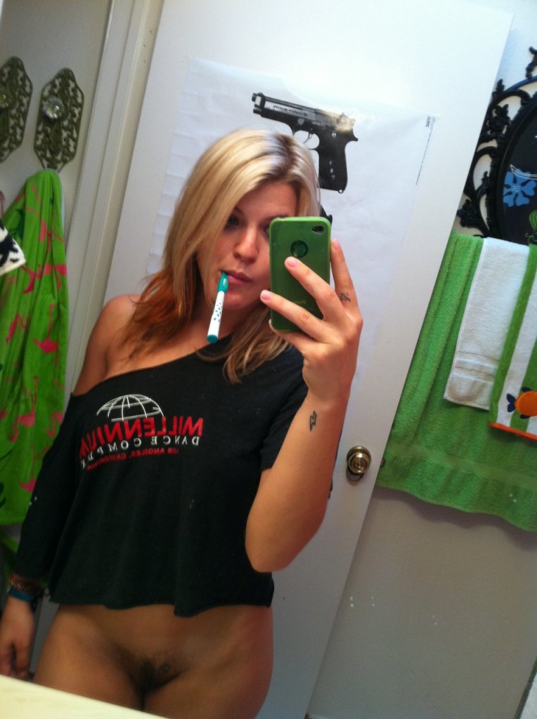 Janelle Ginestra Nue 18