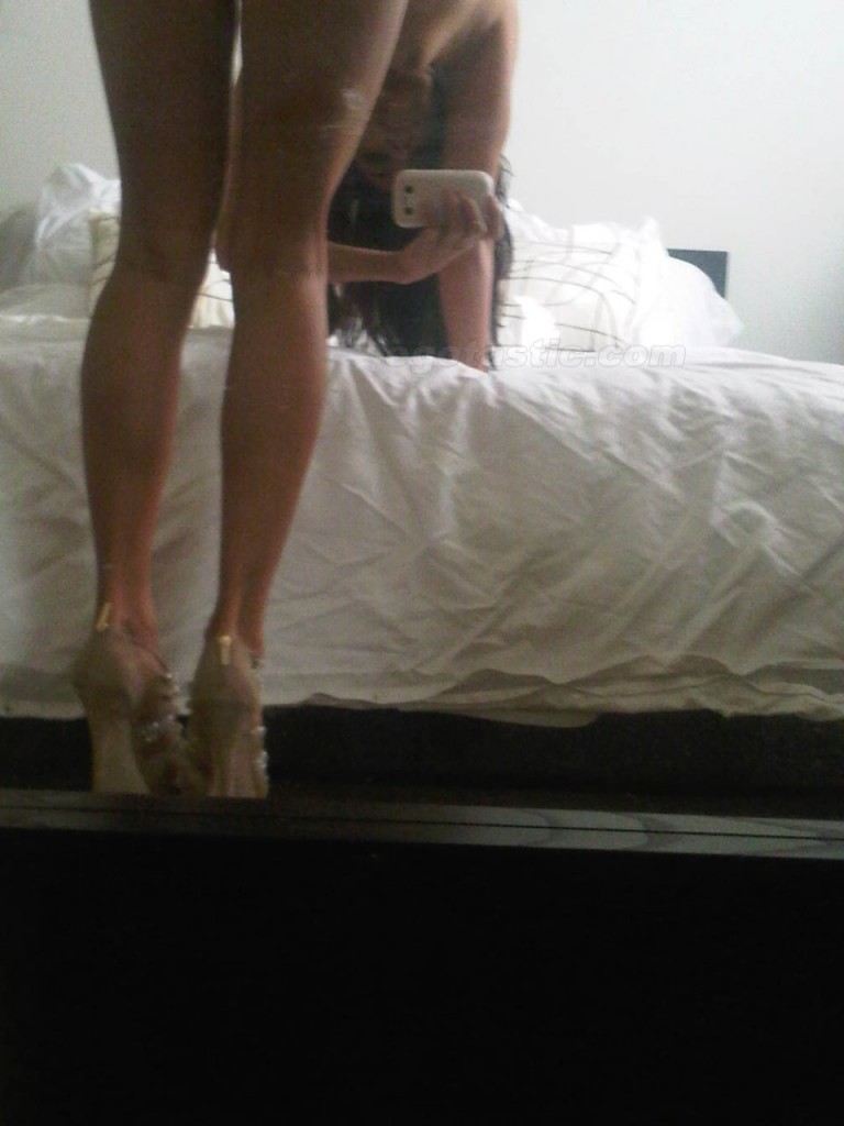 Leilani Dowding Nue 04