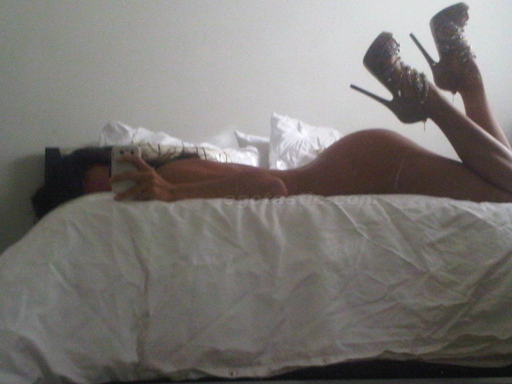 Leilani Dowding Nue 07