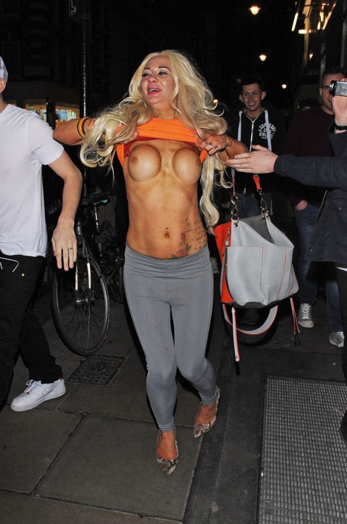 Josie Cunningham Torse Nu 02