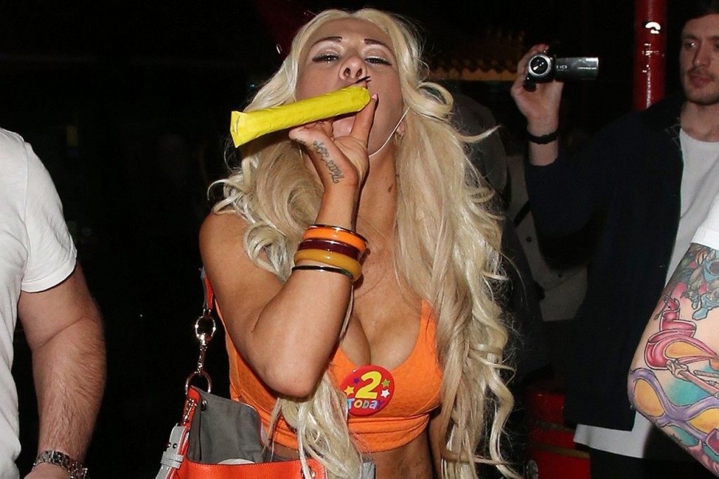 Josie Cunningham Torse Nu 10