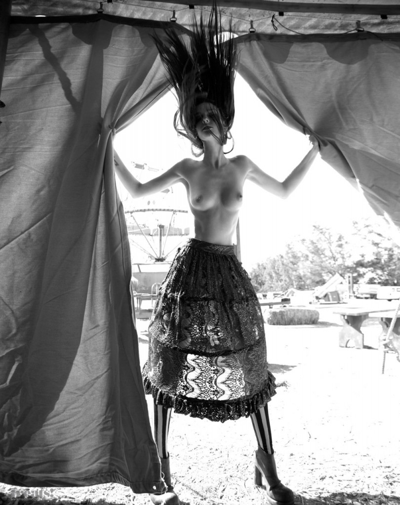 Lydia Hearst Nude 09