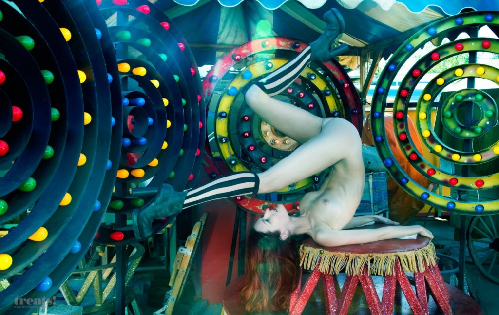 Lydia Hearst Nude 12