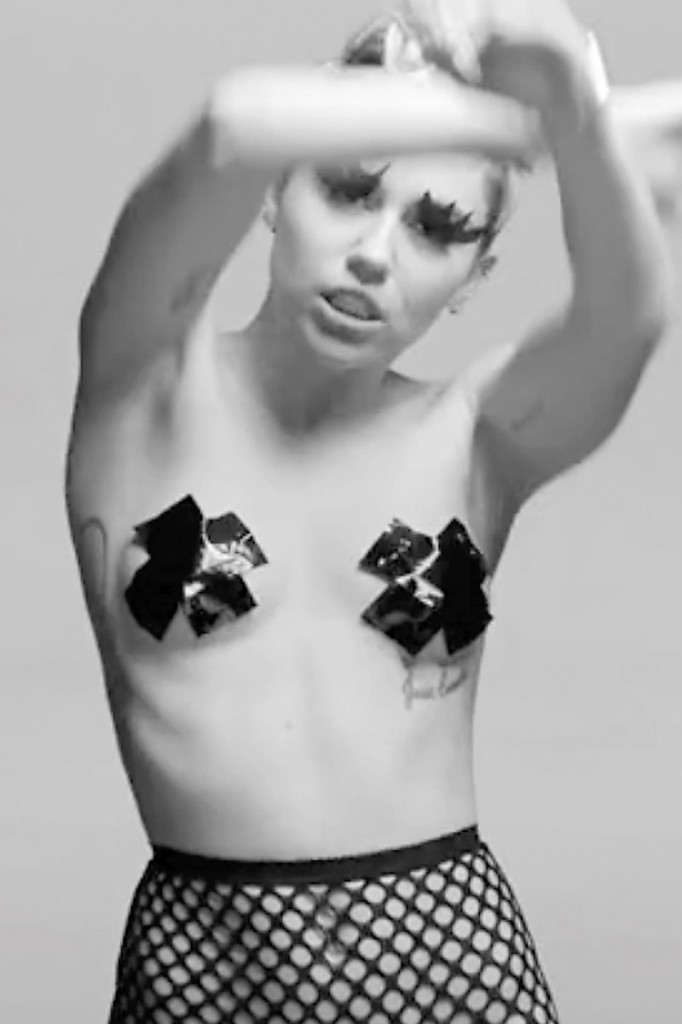 Miley Cyrus Sexy pour le Festival du Porno 14