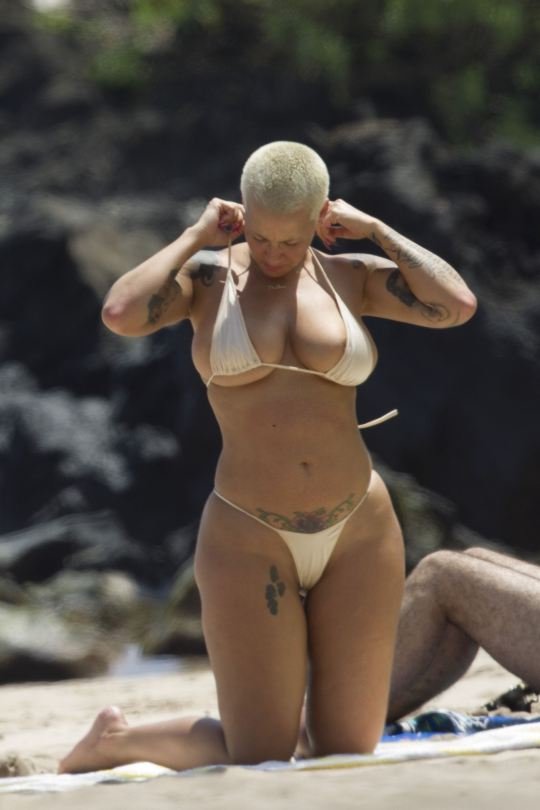 Amber Rose Topless 03