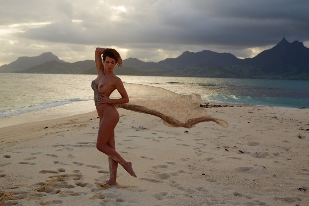 Isabell Horn Nude 10