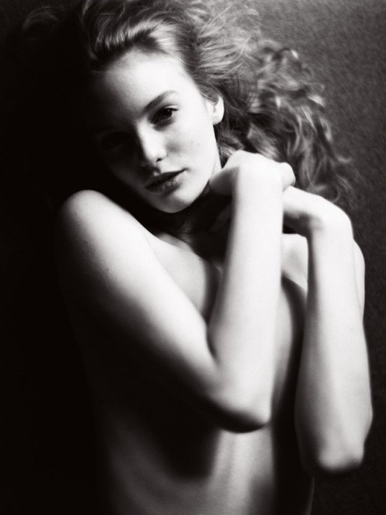 Clara Settje Nude 02