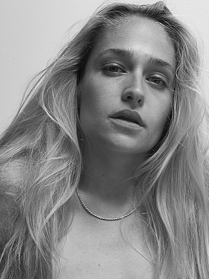 Jemima-Kirke-Topless-3