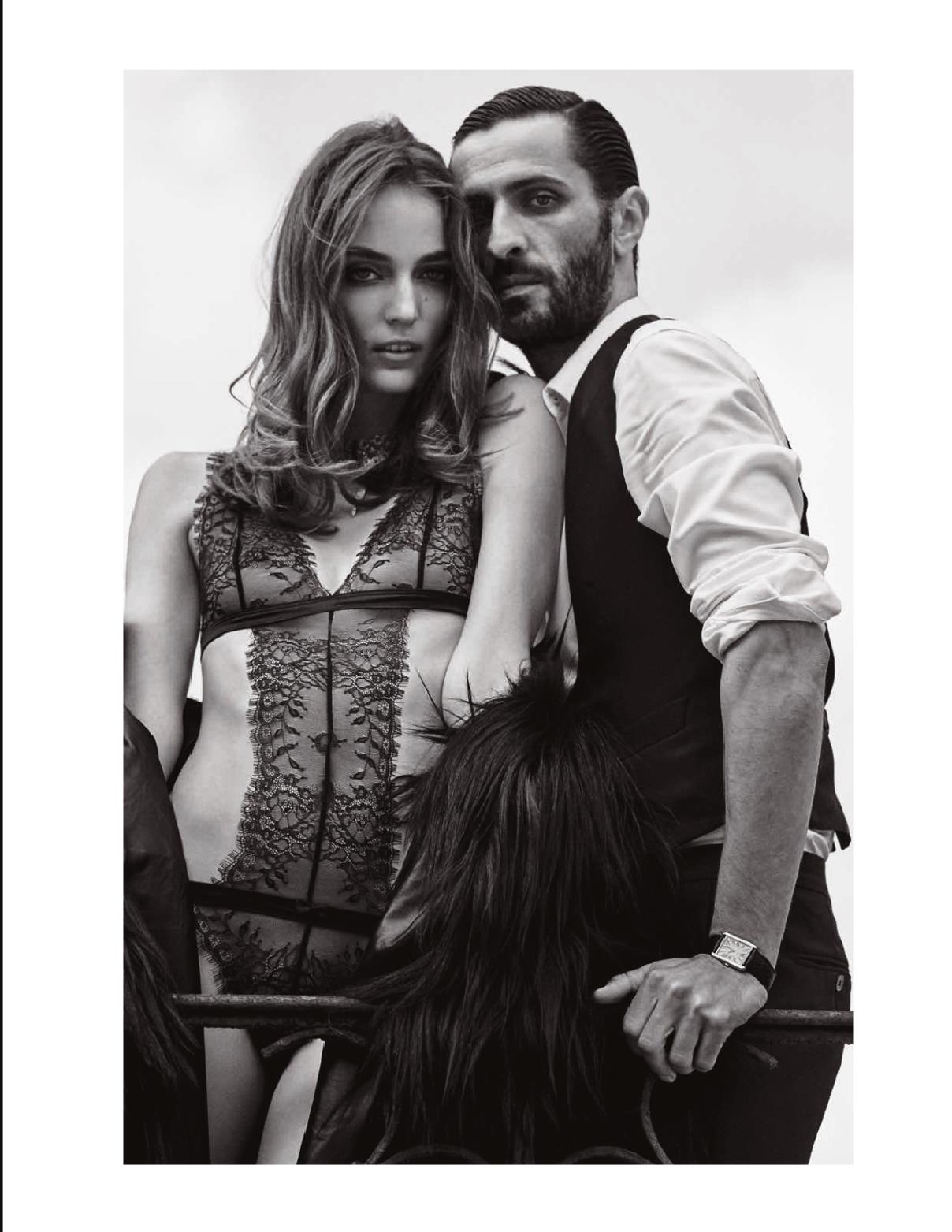 Zuzanna-Bijoch-Naked-10