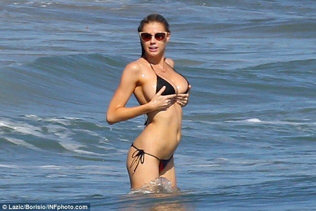 Charlotte-McKinney-Bikini-15