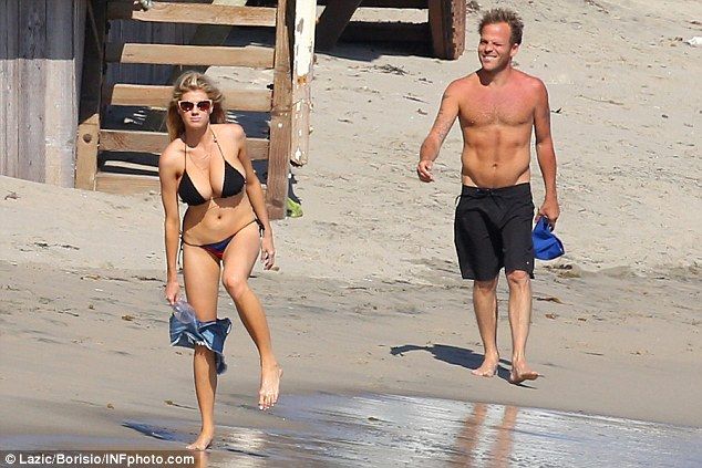 Charlotte-McKinney-Bikini-4