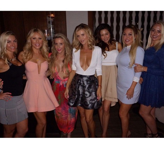 Joanna-Krupa-Deep-Cleavage-1