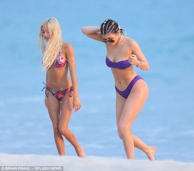 Kylie-Jenner-en-bikini-2