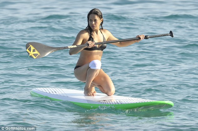 Michelle-Rodriguez-en-bikini-5