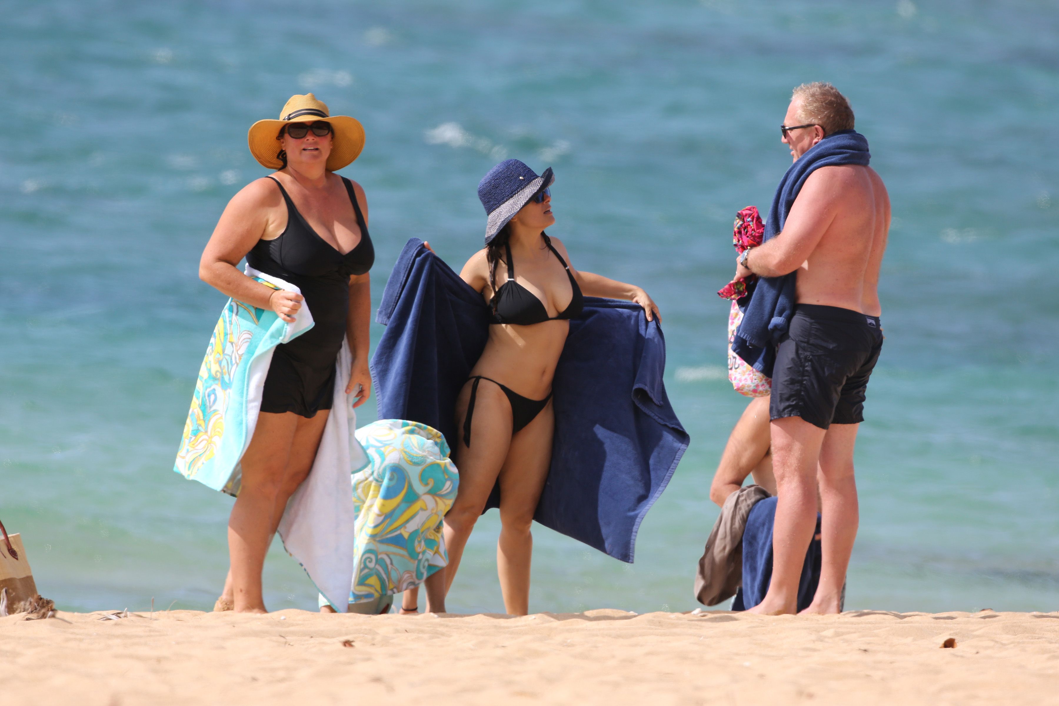 Salma-Hayek-en-bikini-7