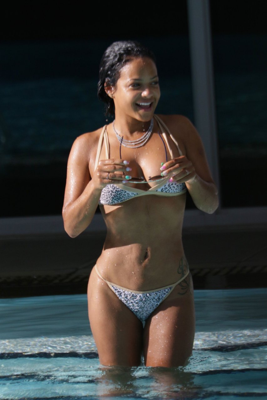 Christina-Milian-en-bikini-16