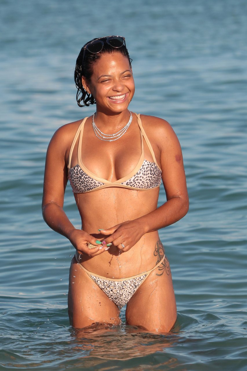 Christina-Milian-en-bikini-8