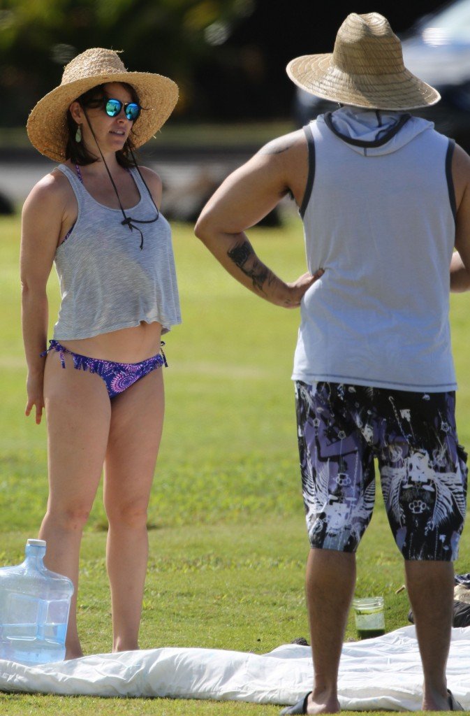 Evangeline-Lilly-in-a-Bikini-10