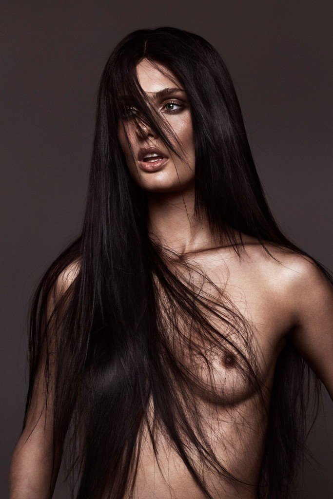 Marta-Bez-Topless-4