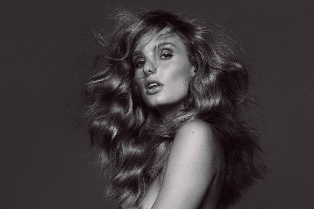 Marta-Bez-Topless-5
